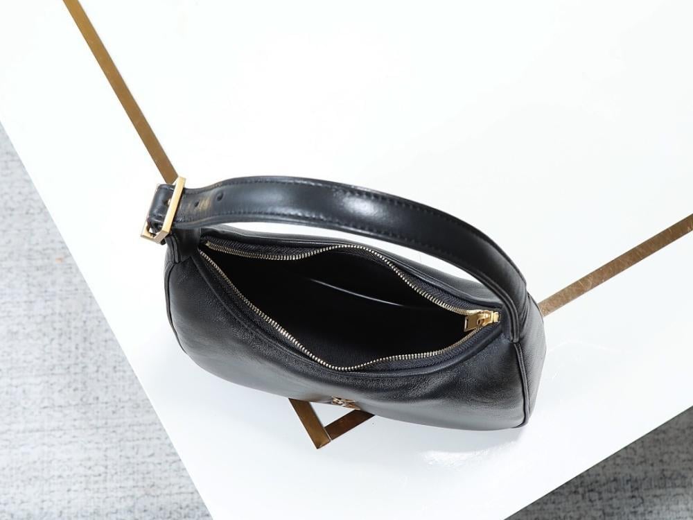Stylish Lambskin Crossbody Bag – Limited Edition