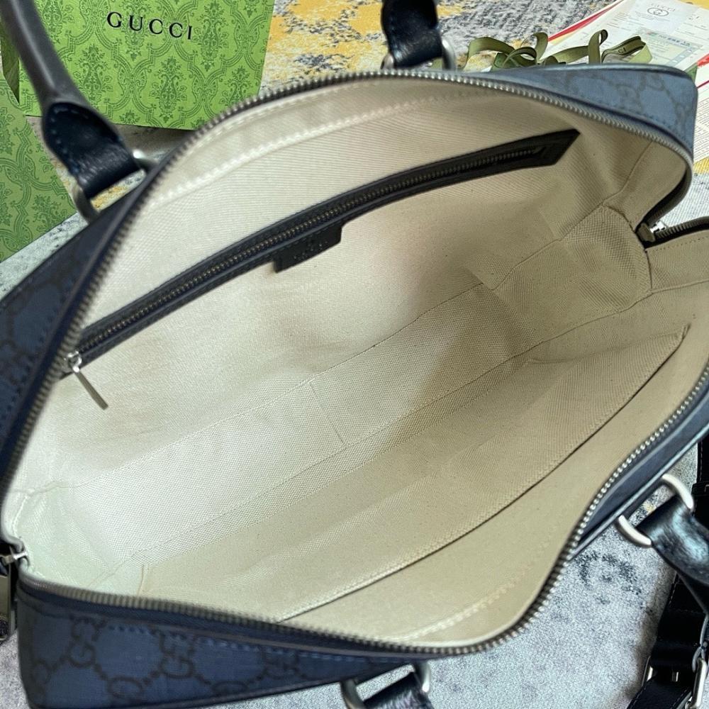 Elegant Refined Shoulder Bag