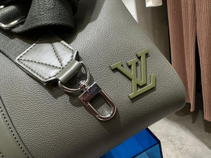 Alma Leather Travel Bag