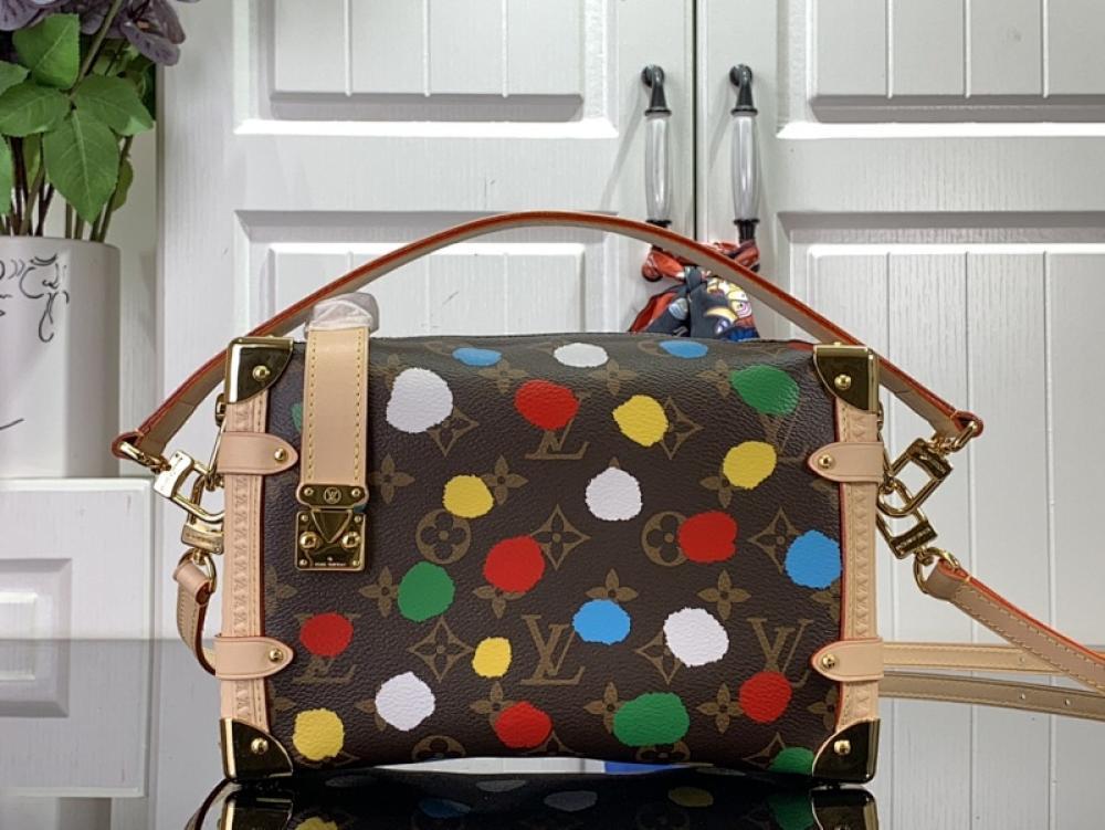 Classic Shoulder Bag