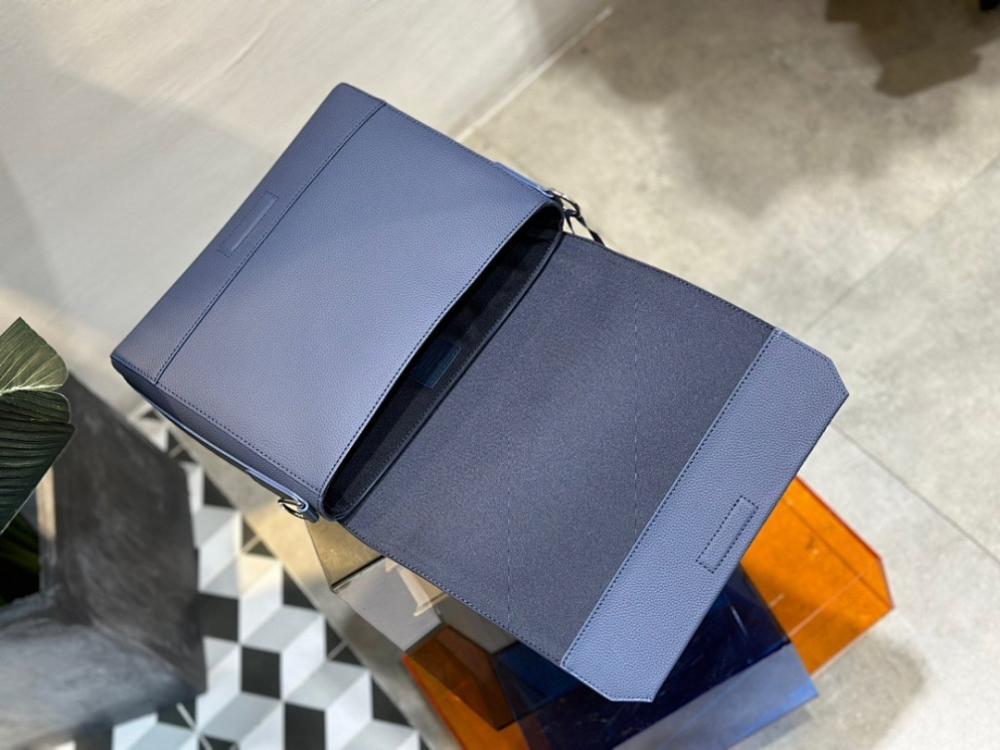 Modern Refined Leather Crossbody Bag