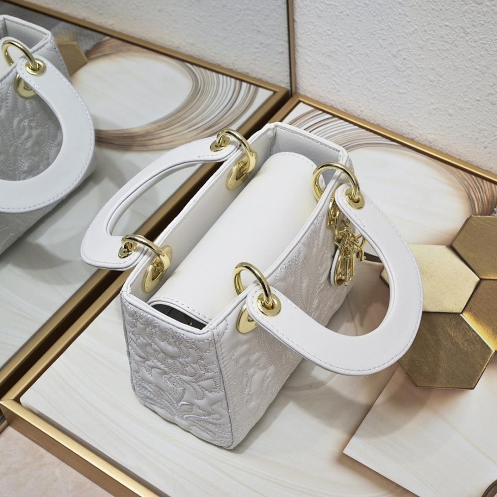 Luxury Gold Quilted Shoulder Bag – Special Edition