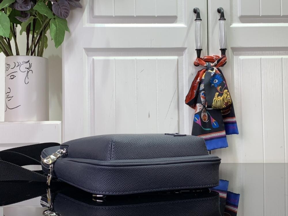 Elegant Shoulder Bag