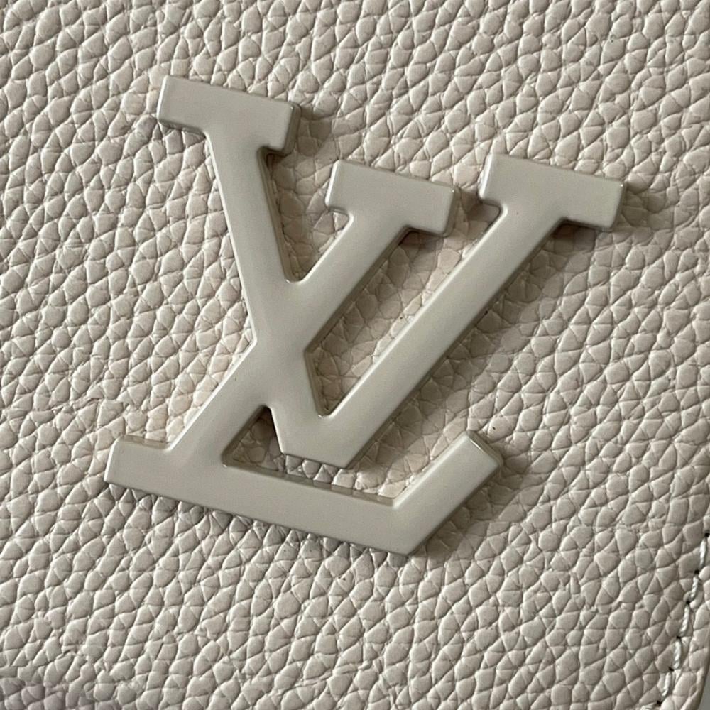 Modern Elegant Leather Top Handle Bag – Limited Edition