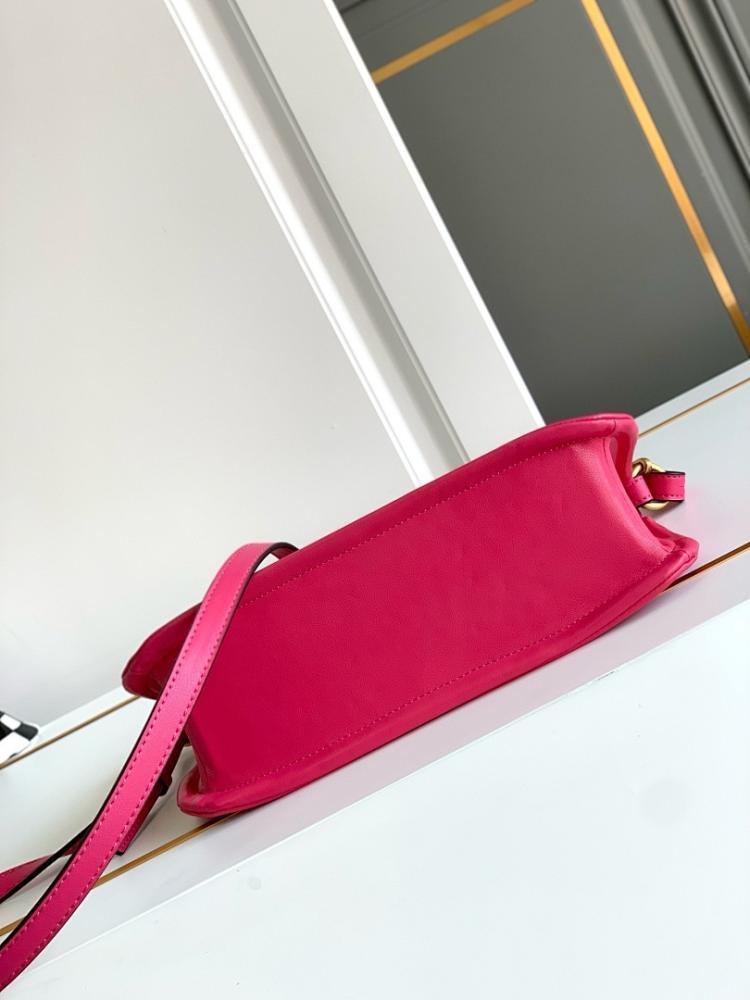Elegant Refined Leather Crossbody Bag