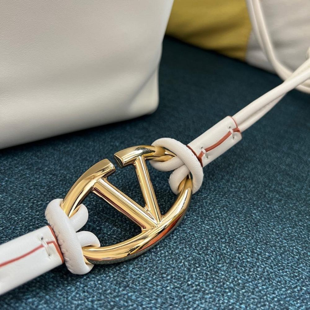 Elegant Leather Crossbody Bag – Special Edition