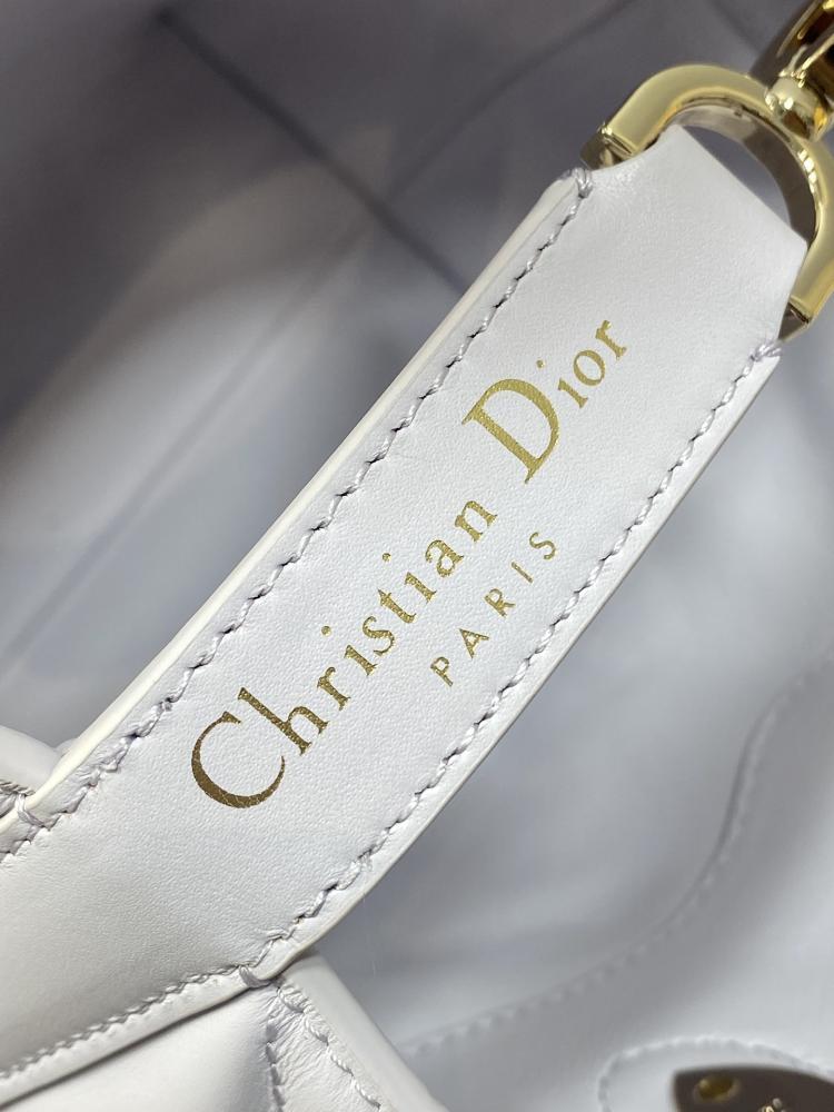 Elegant Leather Top Handle Bag