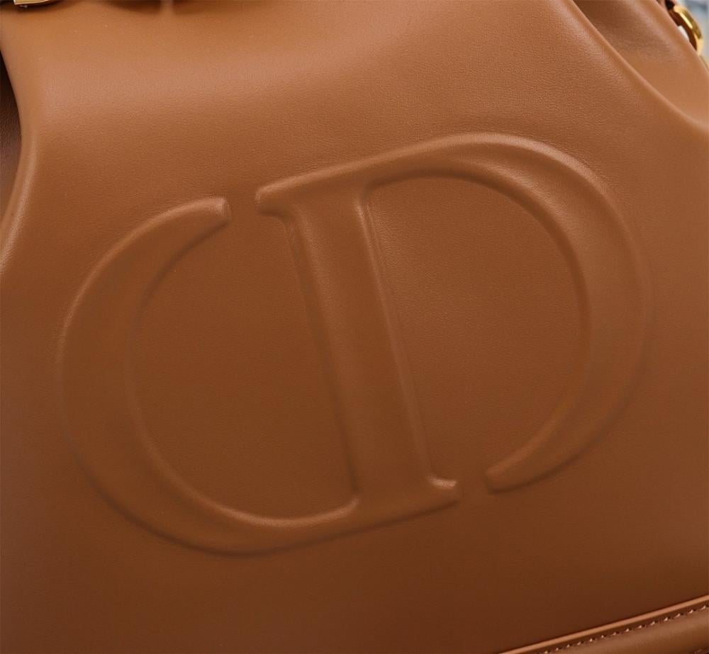 Modern Refined Leather Bucket Bag