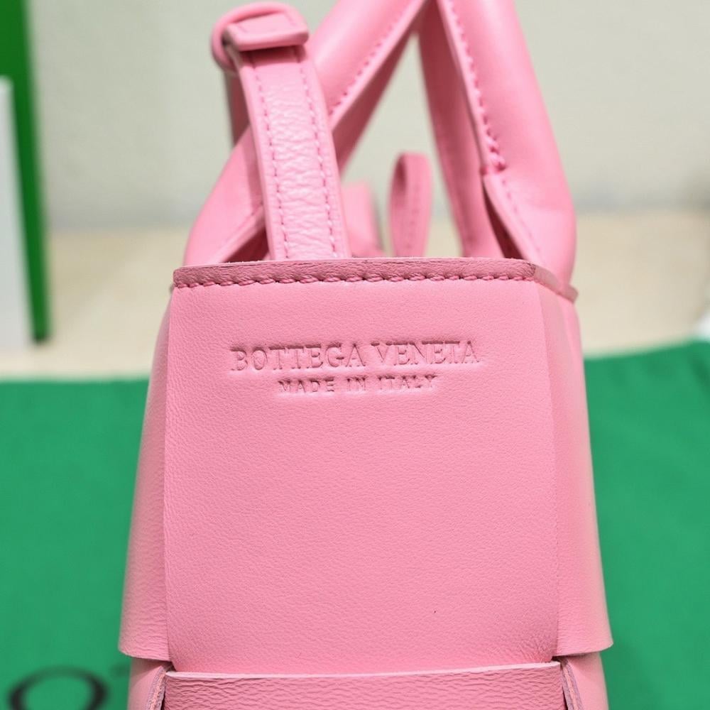 Alma Tote Bag