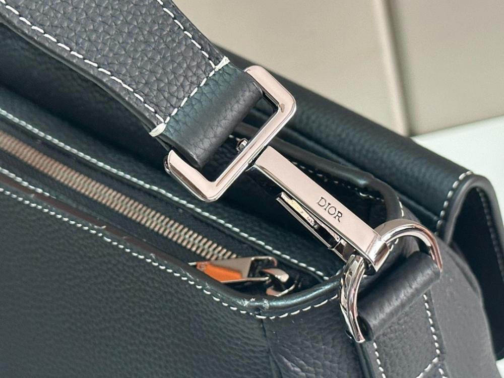Stylish Grey Calfskin Shoulder Bag – Special Edition