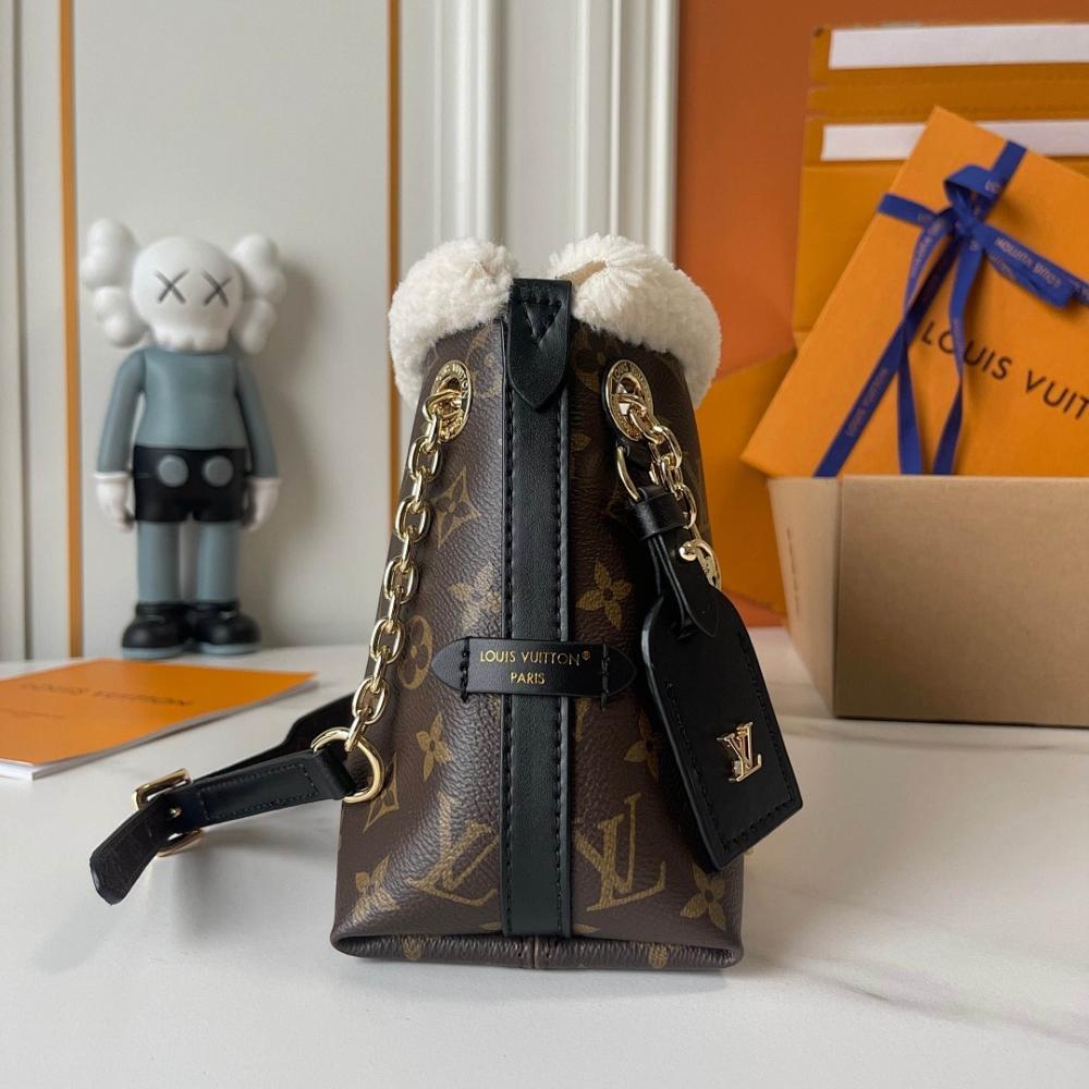 Modern Italian-Inspired Lambskin Shoulder Bag