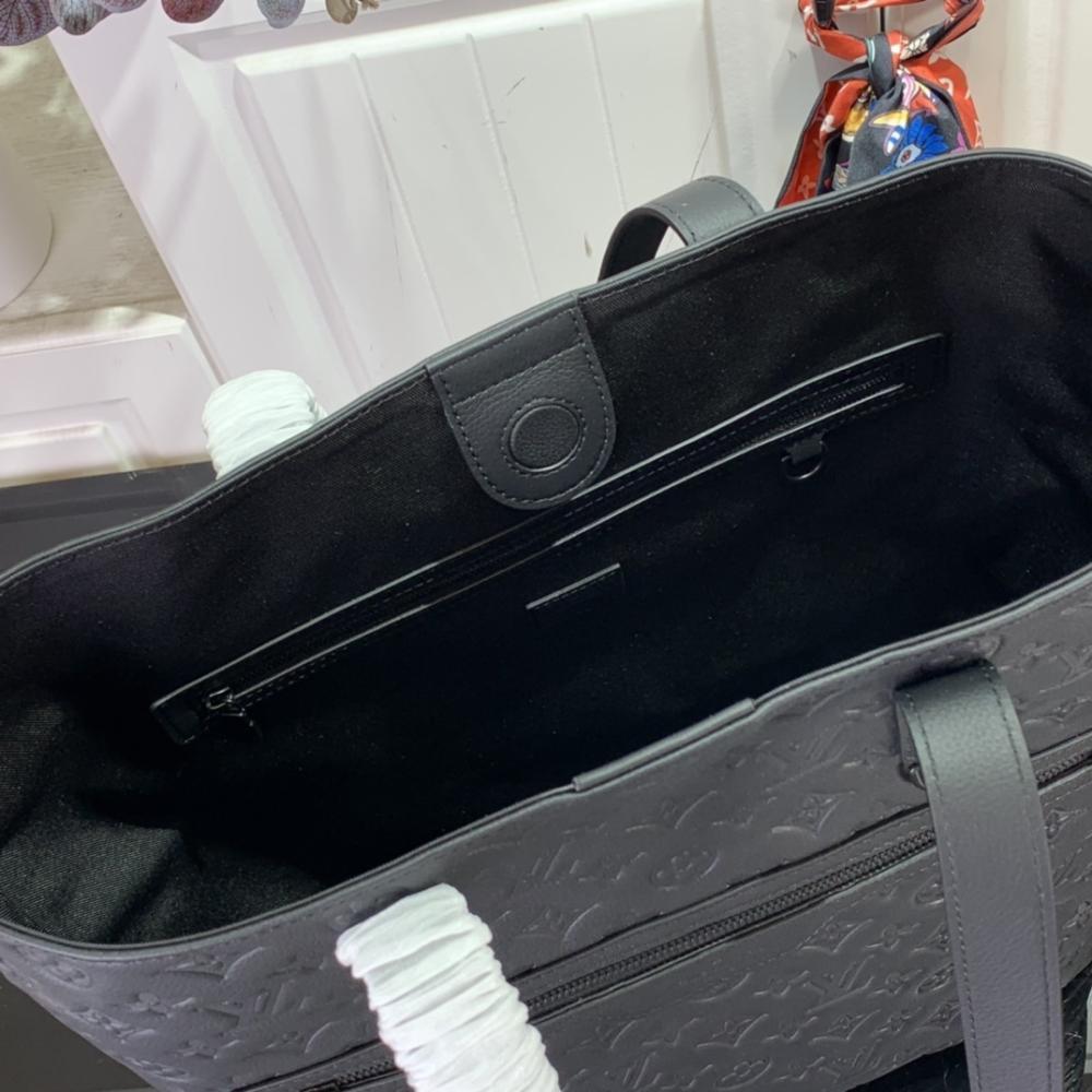 Arco Travel Bag