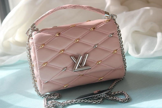 Stylish Quilted Lambskin Shoulder Bag – Special Edition