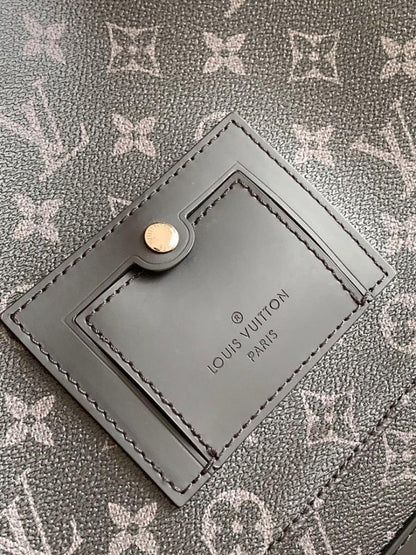 Elegant Refined Canvas Shoulder Bag