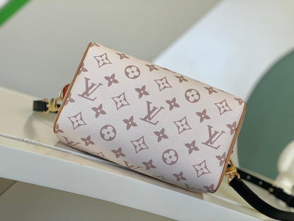 Modern Italian-Inspired Leather Travel Bag