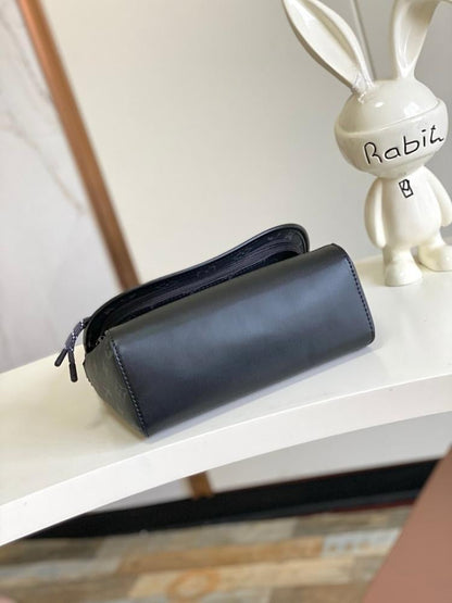 Modern Elegant Black Leather Shoulder Bag