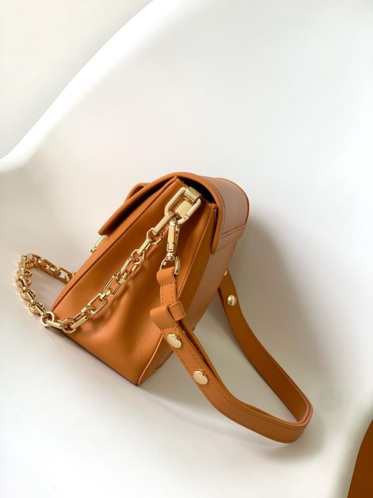 Classic Leather Shoulder Bag