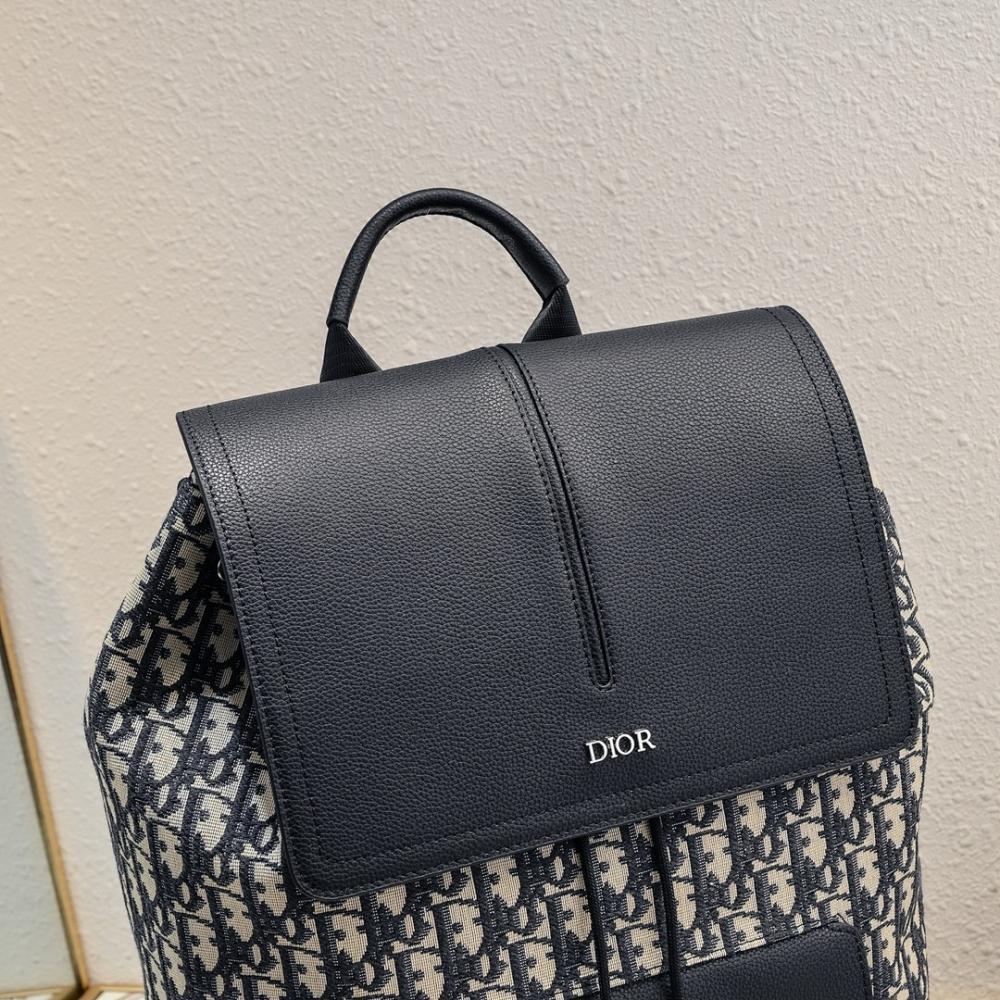 Modern Elegant Black Quilted Leather Shoulder Bag