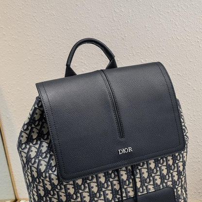 Modern Elegant Black Quilted Leather Shoulder Bag