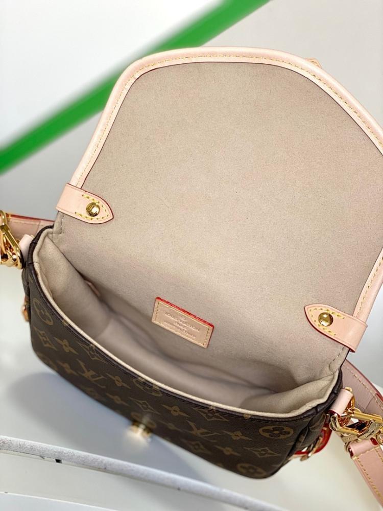 Stylish Refined Leather Crossbody Bag