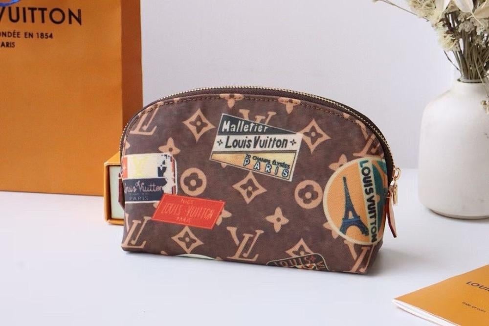 Classic Refined Crossbody Bag