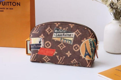 Classic Refined Crossbody Bag