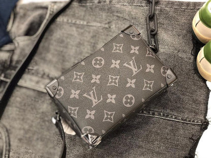 Modern Elegant Crossbody Bag