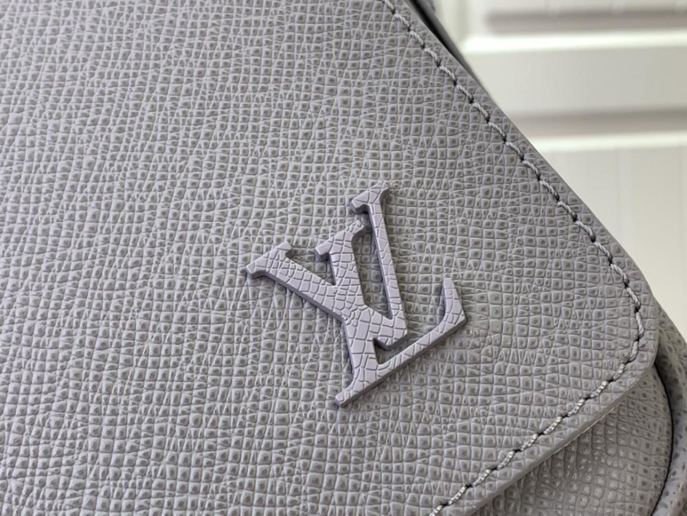 Classic Shoulder Bag