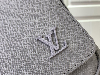 Classic Shoulder Bag