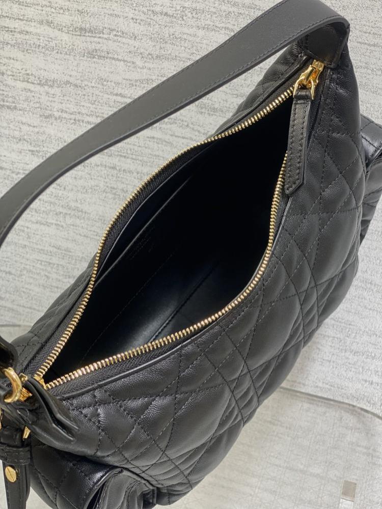 Elegant Leather Top Handle Bag