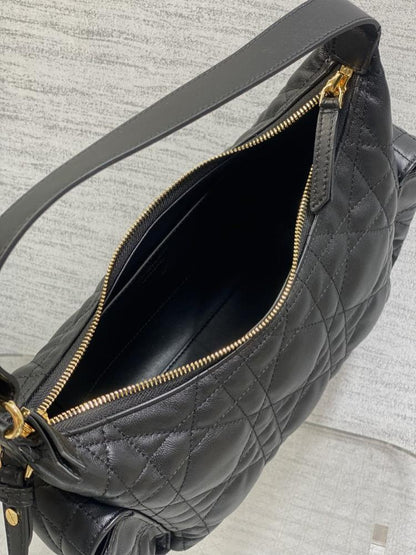 Elegant Leather Top Handle Bag