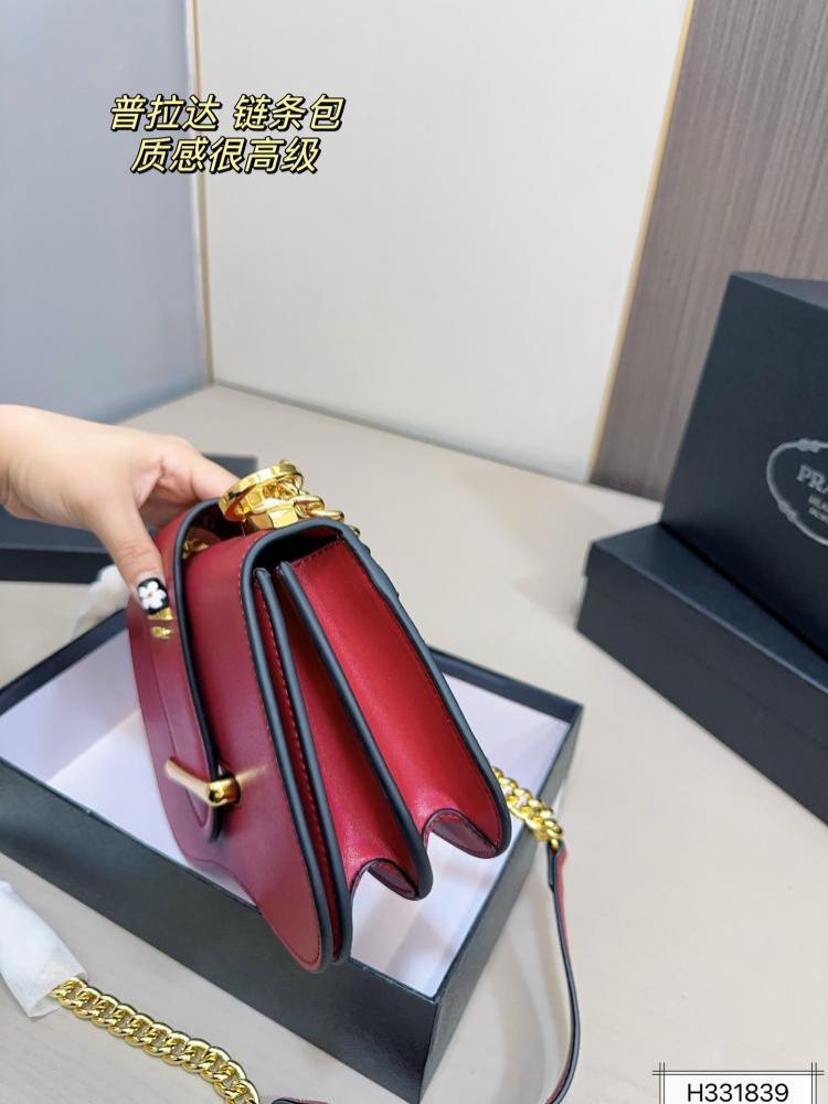 Elegant Shoulder Bag