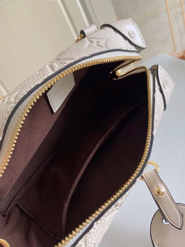 Modern Refined Shoulder Bag