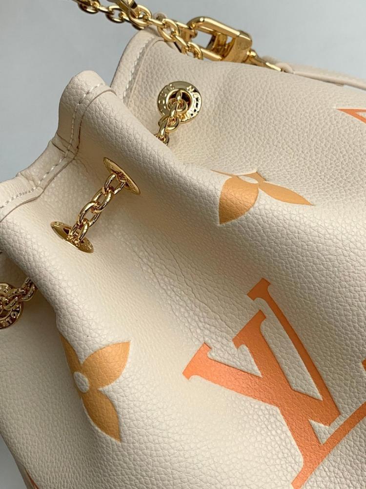 Modern Italian-Inspired Leather Shoulder Bag