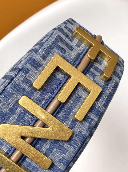 Classic Shoulder Bag
