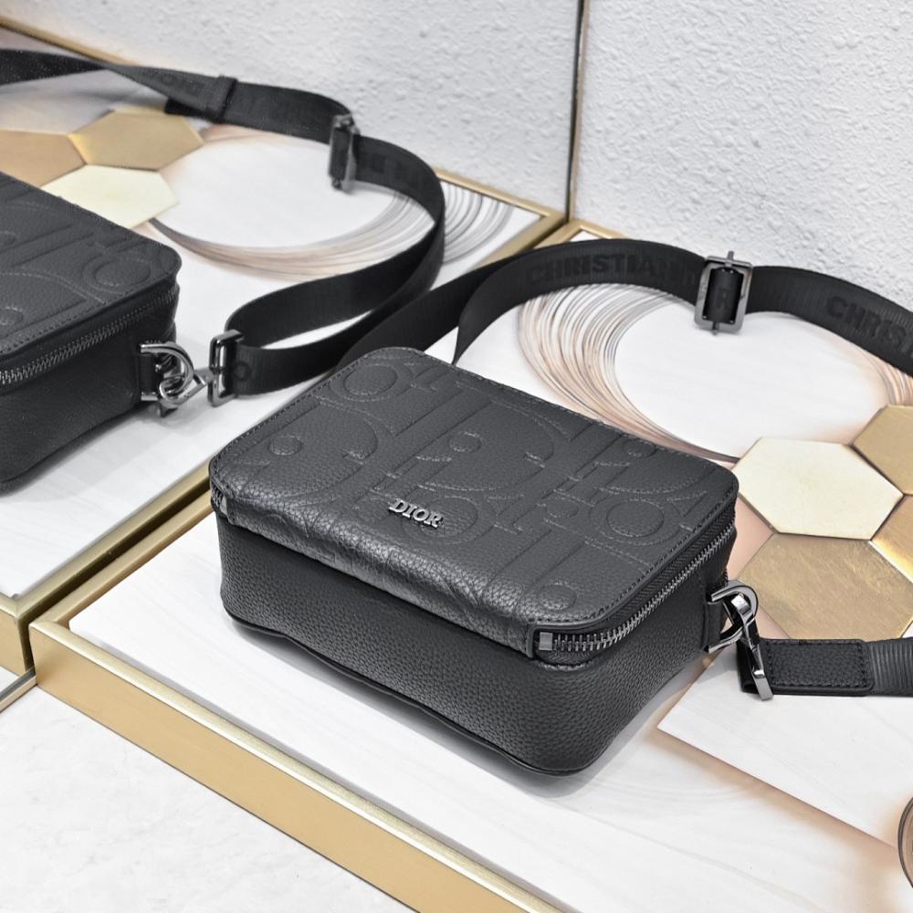 Alma Leather Shoulder Bag