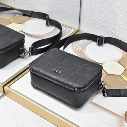 Alma Leather Shoulder Bag