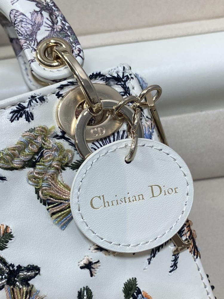Alma Embroidered Leather Wallet