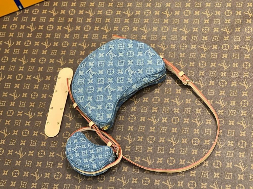 Stylish Refined Blue Denim Shoulder Bag