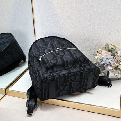 Elegant Refined Black Quilted Leather Shoulder Bag