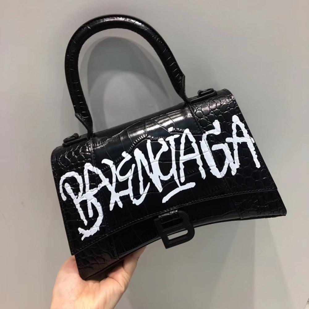 Classic Leather Shoulder Bag
