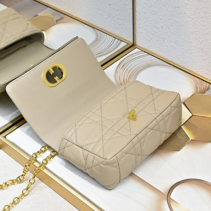 Elegant Stylish Gold Lambskin Shoulder Bag – Limited Edition
