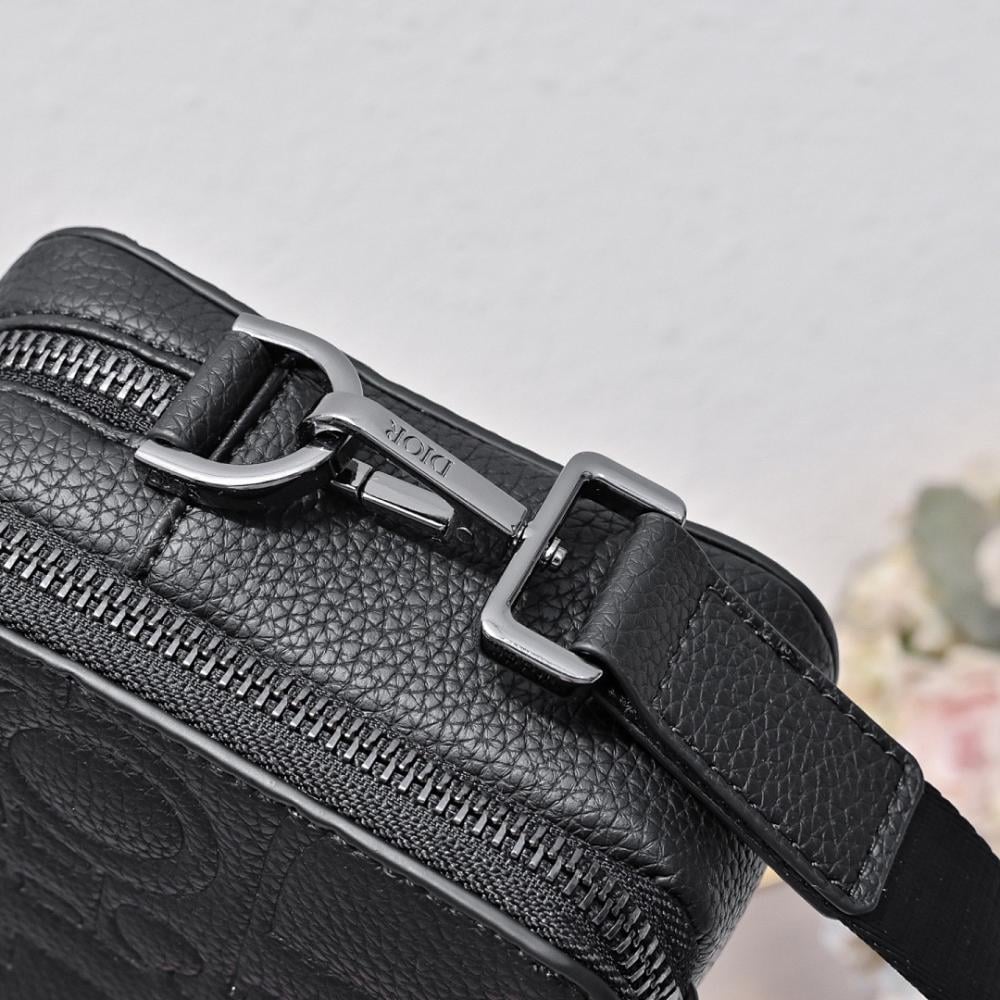Alma Leather Shoulder Bag