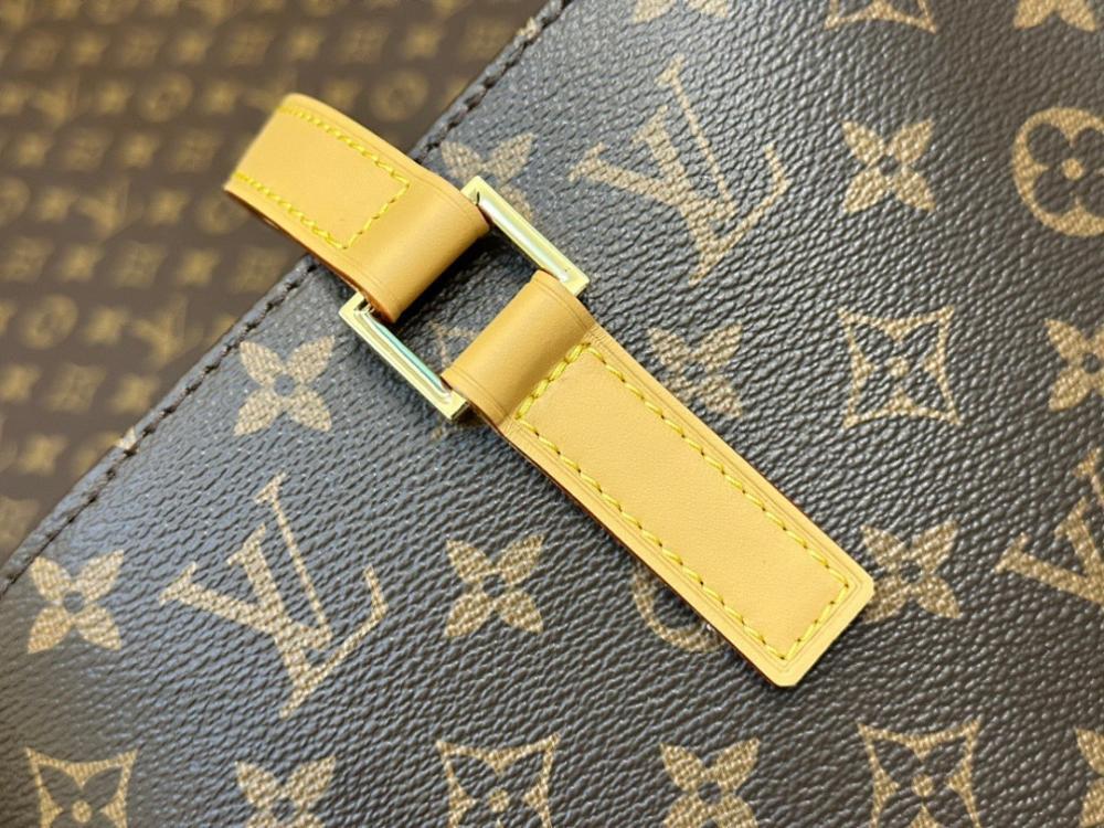 Italian-Inspired Stylish Calfskin Tote Bag