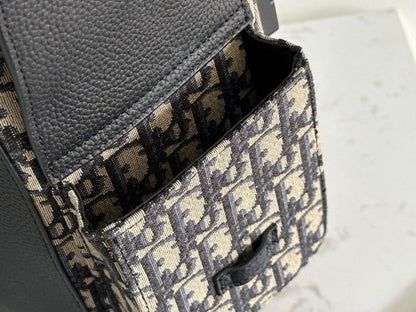 Modern Refined Top Handle Bag