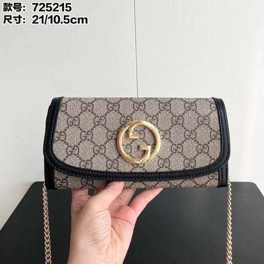 Alma Crossbody Bag
