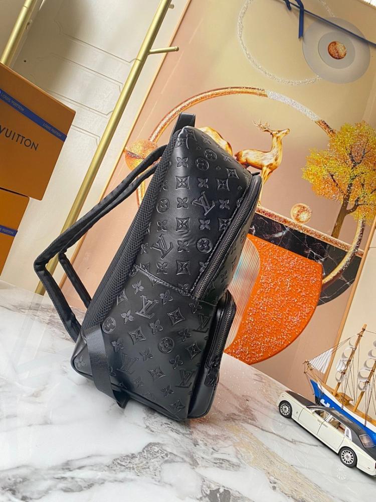 Classic Italian-Inspired Leather Crossbody Bag