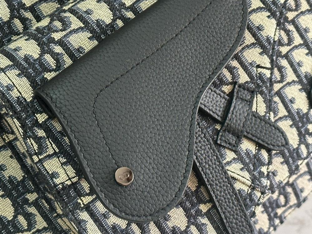 Modern Refined Top Handle Bag