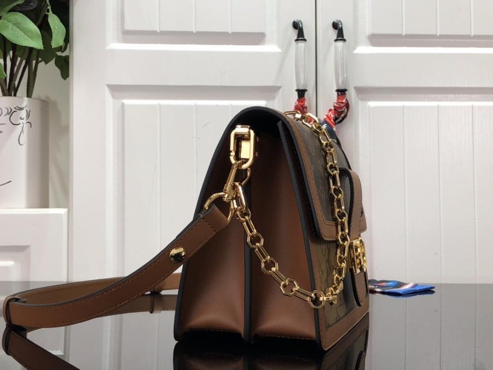 Classic Shoulder Bag