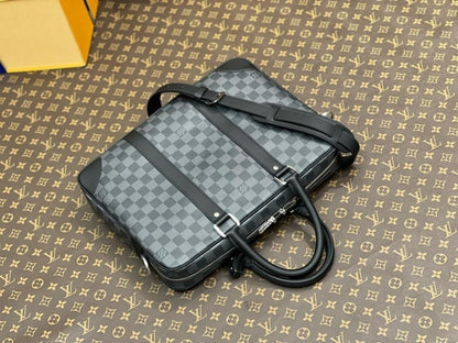 Stylish Quilted Leather Shoulder Bag – Limited Edition